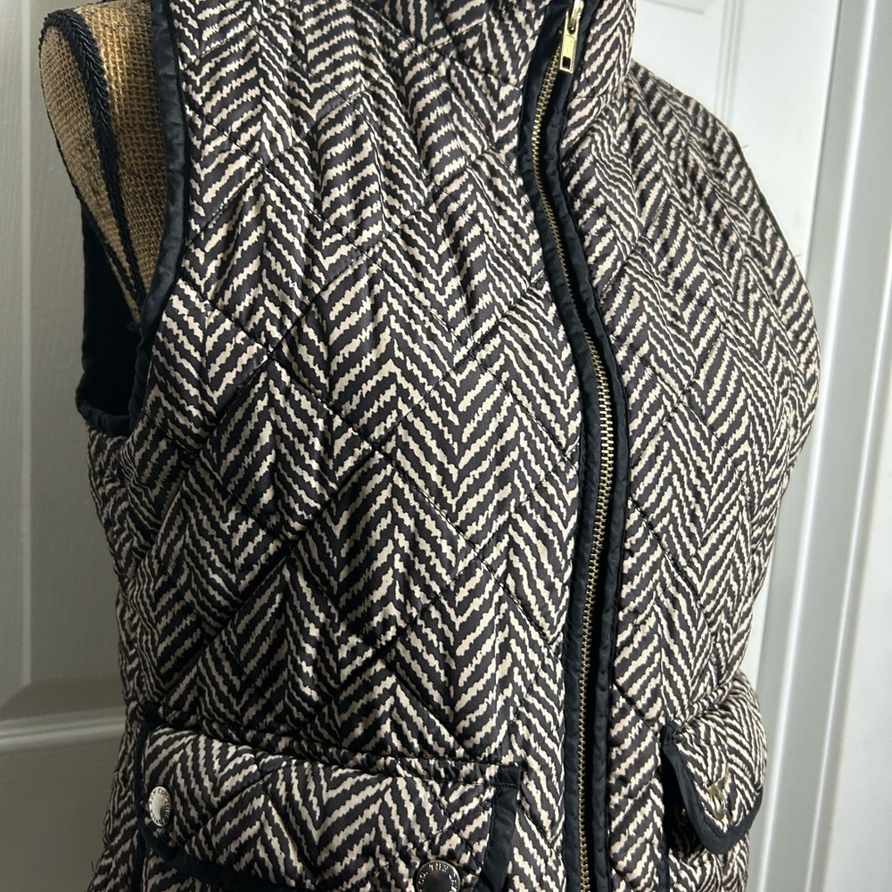 Chic Herringbone Patterned Vest - image 3